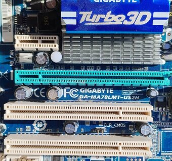 GIGABYTE GA-MA78LMT-US2H - 4