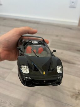 Bburago 1:24 sbírka 3x modelu aut lehce poškozené - 4