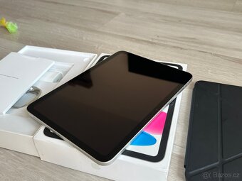 iPad 10.9" (2022) Wi-Fi 64GB - Silver - 4
