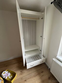 Prodám dvě skříně - 4