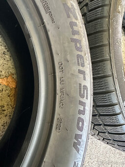 Prodám dvě zimní pneu Goodride 235/55R19 - 4