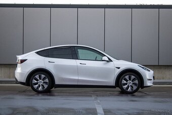 Tesla Model Y 75kWh Long Range AWD 378kW / ODPOČET DPH / - 4