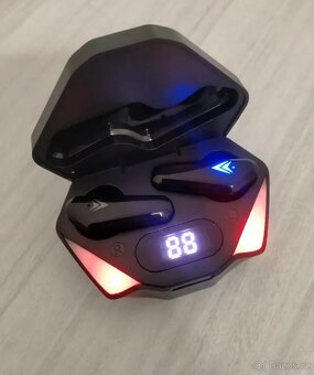 Bezdrátová pecková hudební/herní sluchátka X15 - 4