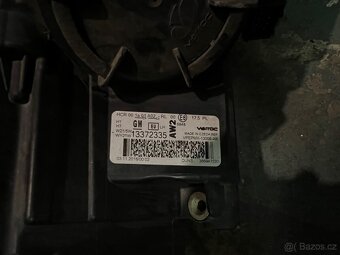 Opel Meriva B přední pravý světlomet - 4