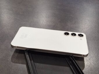 Samsung galaxy s23 plus - 4