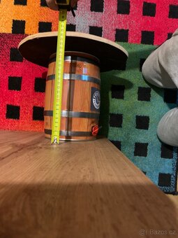 Stoleček vyroben ze sudu na pivo poutník Pelhřimov - 4