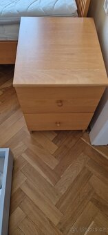 Manželská postel a noční stolky - 4