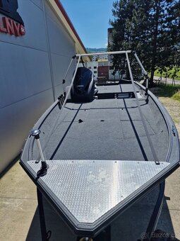 Finval 510bsc + 60hp Honda + príves 1300kg - čierna perleť - 4