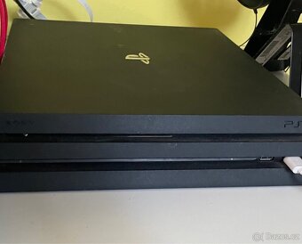 PS4 PRO ,1 TB,2 ovladače - 4