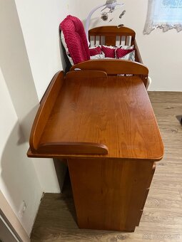 Dětská postýlka a komoda - 4