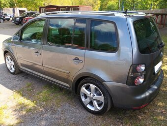 Volkswagen Touran - 4