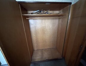 Staré dýhované skříně - 4