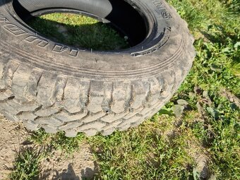 Prodám 3ks pneu 225/70 r16 - 4