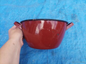 Smaltovaný červenohnědý hrnec, průměr 20 cm - 4