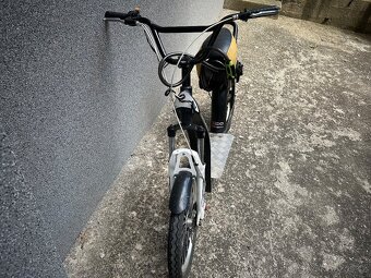Motorová koloběžka Crosco Xco 4T motor 37 ccm - 4