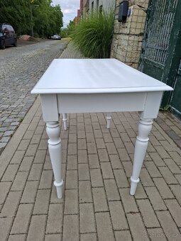Starý jídelní stůl - 4
