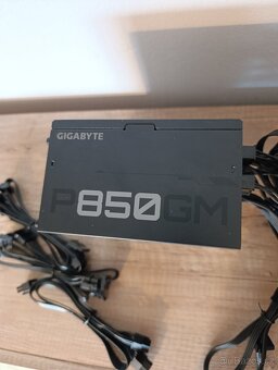 Prodám GIGABYTE zdroj P850GM, 850W, 80 plus gold - 4