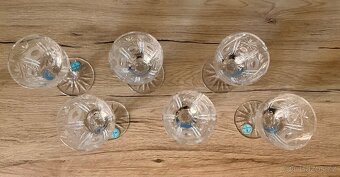 Sada šesti skleniček na alkohol z broušeného skla - 4