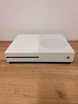 Xbox One S 500GB +2x OVL+1x HRA - 4