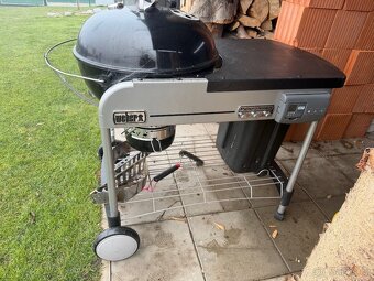 Gril weber na dřevěné uhlí - Performer Deluxe nový - 4