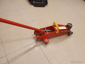 Zvedák hydraulický - 4