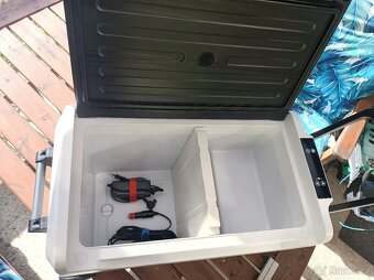Prodám kompresorovou lednici 40L HYMER - 4