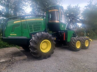 Harvestor JOHN DEERE 1070E - 4
