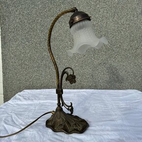 Krásná mosazná lampa s florálními motivy - 4