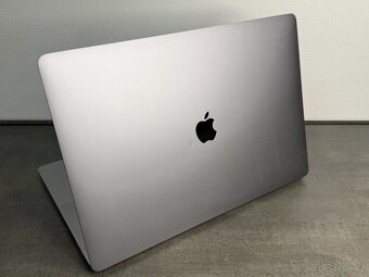 MacBook Pro 16'' 2019 / i7 / 16GB / 512GB SSD / Space Gray - 4