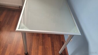 Skleněný stůl Ikea - 4