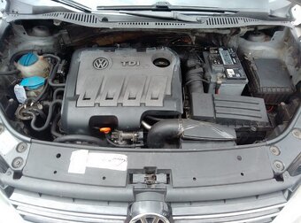 Prodám Volkswagen TOURAN 1,6 D ROK VÝROBY 2011 - 4