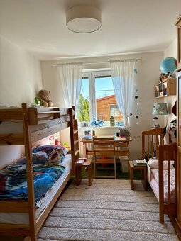 Masivní borovicová patrová postel - 4