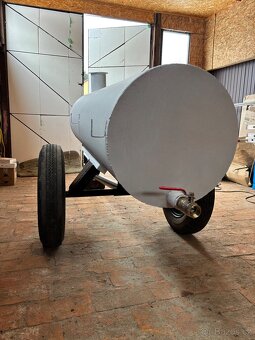 Lejta, cisterna na vodu 800l, velmi dobrý stav - 4