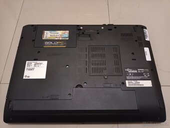 Fujitsu Siemens Esprimo D9500 - 4