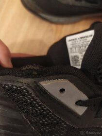 Dětské kotníkové tenisky Under Armour vel. 35,5 - 4