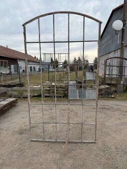 Tovární okno 58 - 4