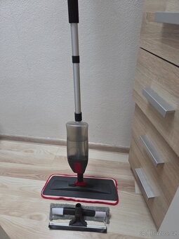 Mop s rozprašovačem a nádstavcem na umývání oken Brno - 4