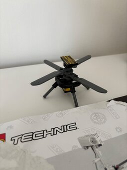 lego technic 42158 NASA Mars Rover Perseverance - 4