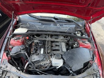 BMW e93 325i 160kw Cabrio - 4