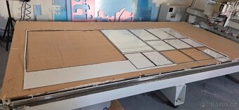 velkoplošný CNC frézovací a řezací router - 4