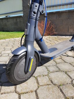 Prodám Elektrickou koloběžku Xiaomi Electric Scooter 3 - 4