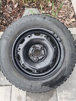 Zimní pneumatiky 165/70 R14 + plechové disky - 4