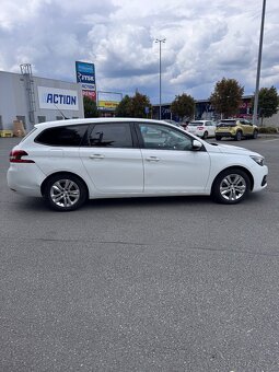 Peugeot 308 kombi 1.2 Pure Tech, 81 Kw, koupeno v ČR - 4