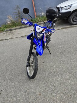 WR 125 R - 4