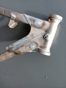 Rám Pérák Komunista - 4