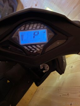 Skútr elektrický Hecht - 4