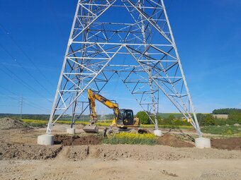 Strojník kolových a pásových rypadla JCB - 4