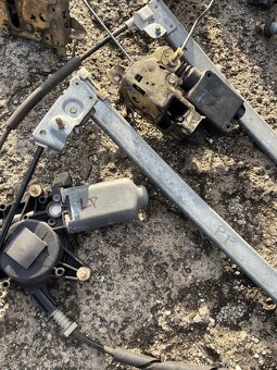 ZX zbytky z vozidla, - 4