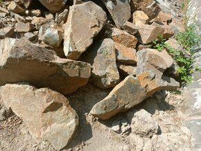 Lomový kámen 20kg-300kg - 4