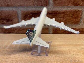 MODEL LETADLA BOEING 747 - 400 - 4